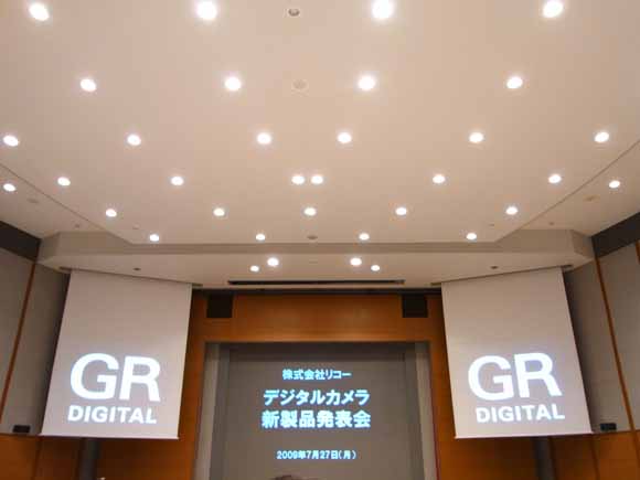 コンセプトもデザインもブレない、リコー GR DIGITAL III