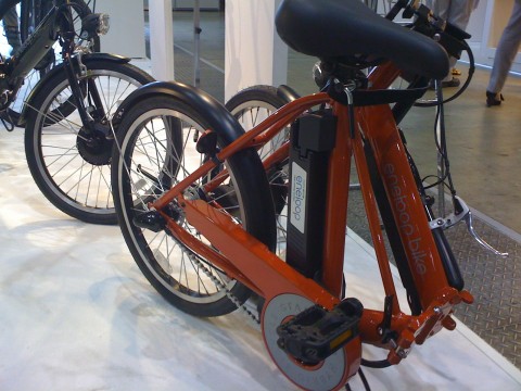 今、話題沸騰中の電動ハイブリッド自転車「エネループ バイク」。三洋電機のeneloop universeブースで実車が見られます！