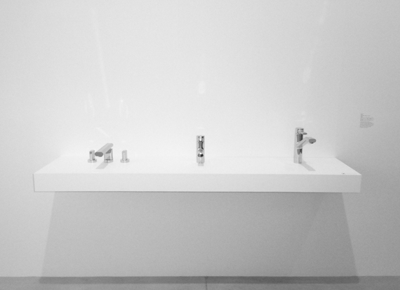 デザインは社会の輪郭、「THE OUTLINE 見えていない輪郭」展