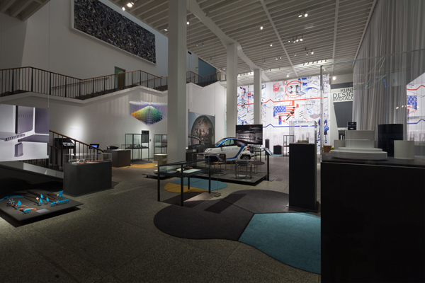 ケルン応用芸術美術館で開催中の「システムデザイン　日常に見る100年のカオス」展