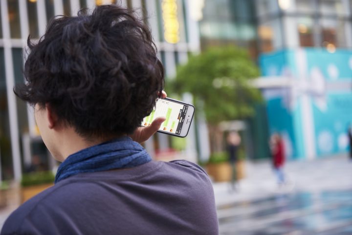 上海で“ながらスマホ”は当たり前