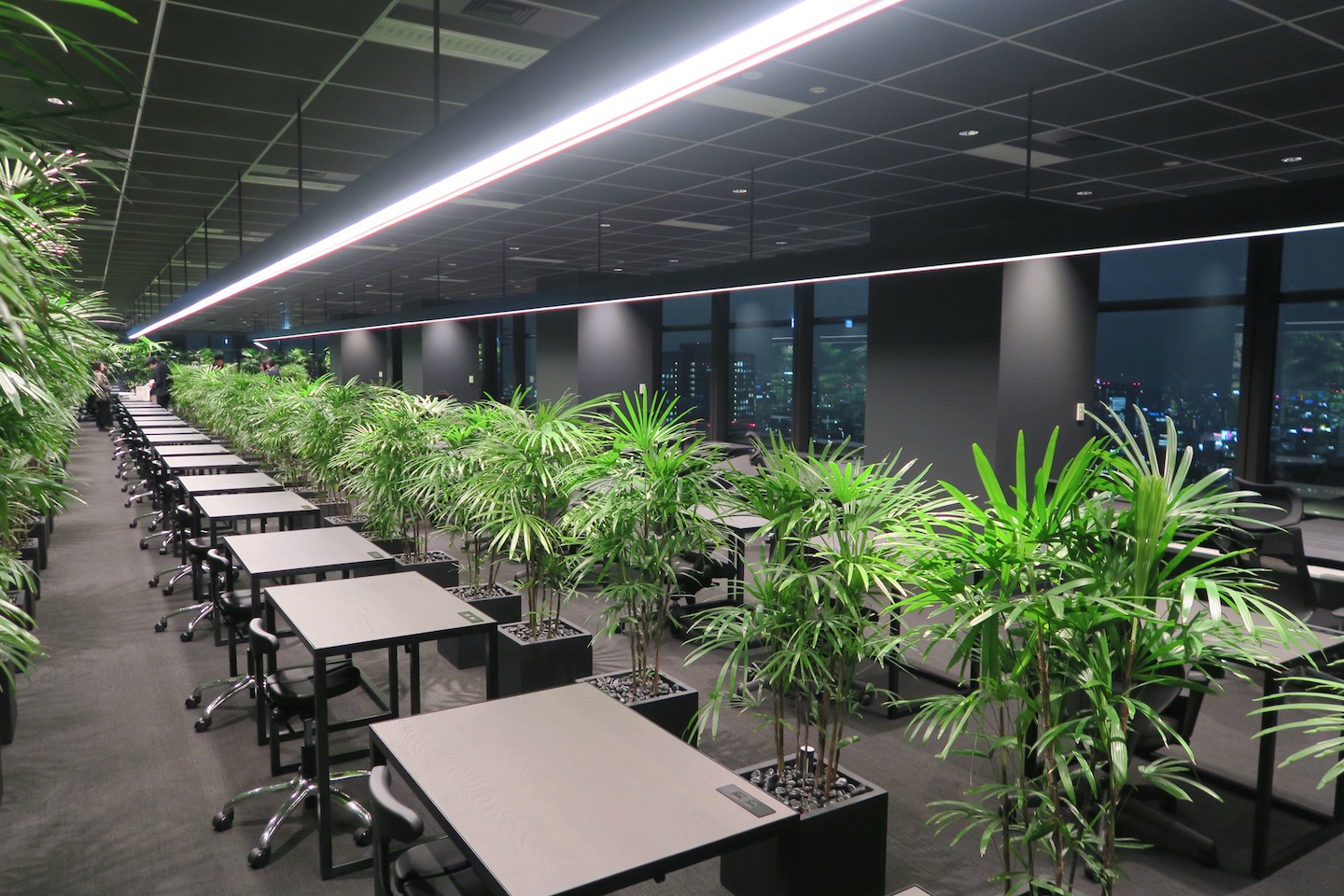 いけてるオフィスは仕事ができない？JINSの会員制オフィス「Think Lab