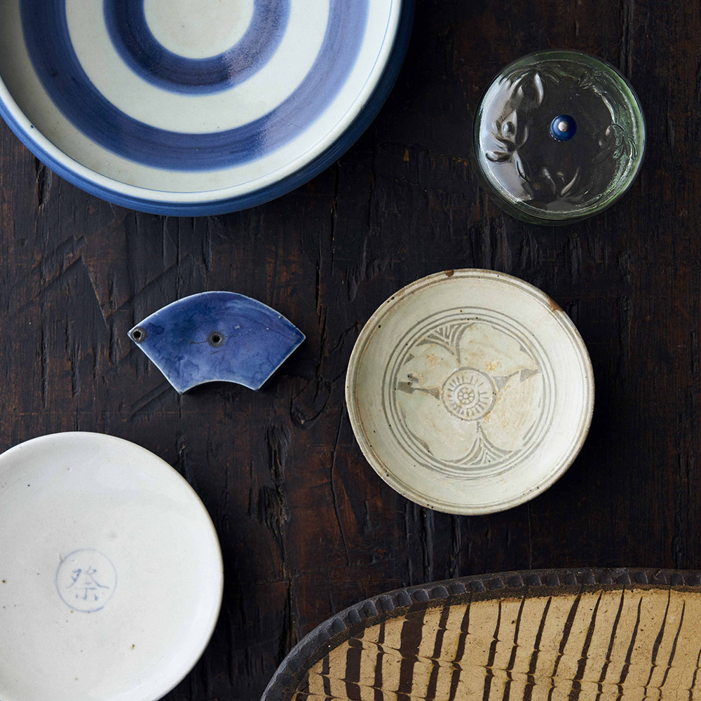 目利きによる選りすぐりの品々が揃う、神楽坂で「青花の会 骨董祭2018