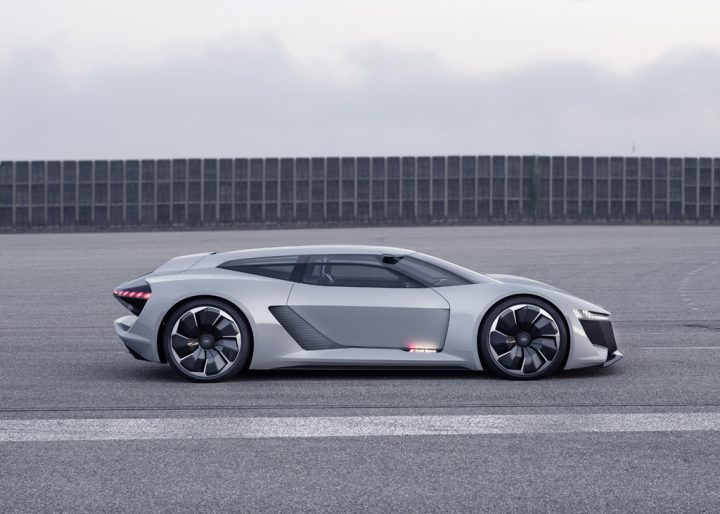 アウディのコンセプトカー Audi Pb18 E Tron 発表 電気自動車の限界を打ち破る未来の高性能スポーツカー Webマガジン Axis デザインのwebメディア