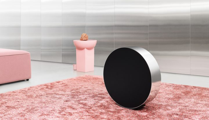 「Bang & Olufsen」から家庭用ワイヤレススピーカー 円形デザインの「Beosound Edge」が登場