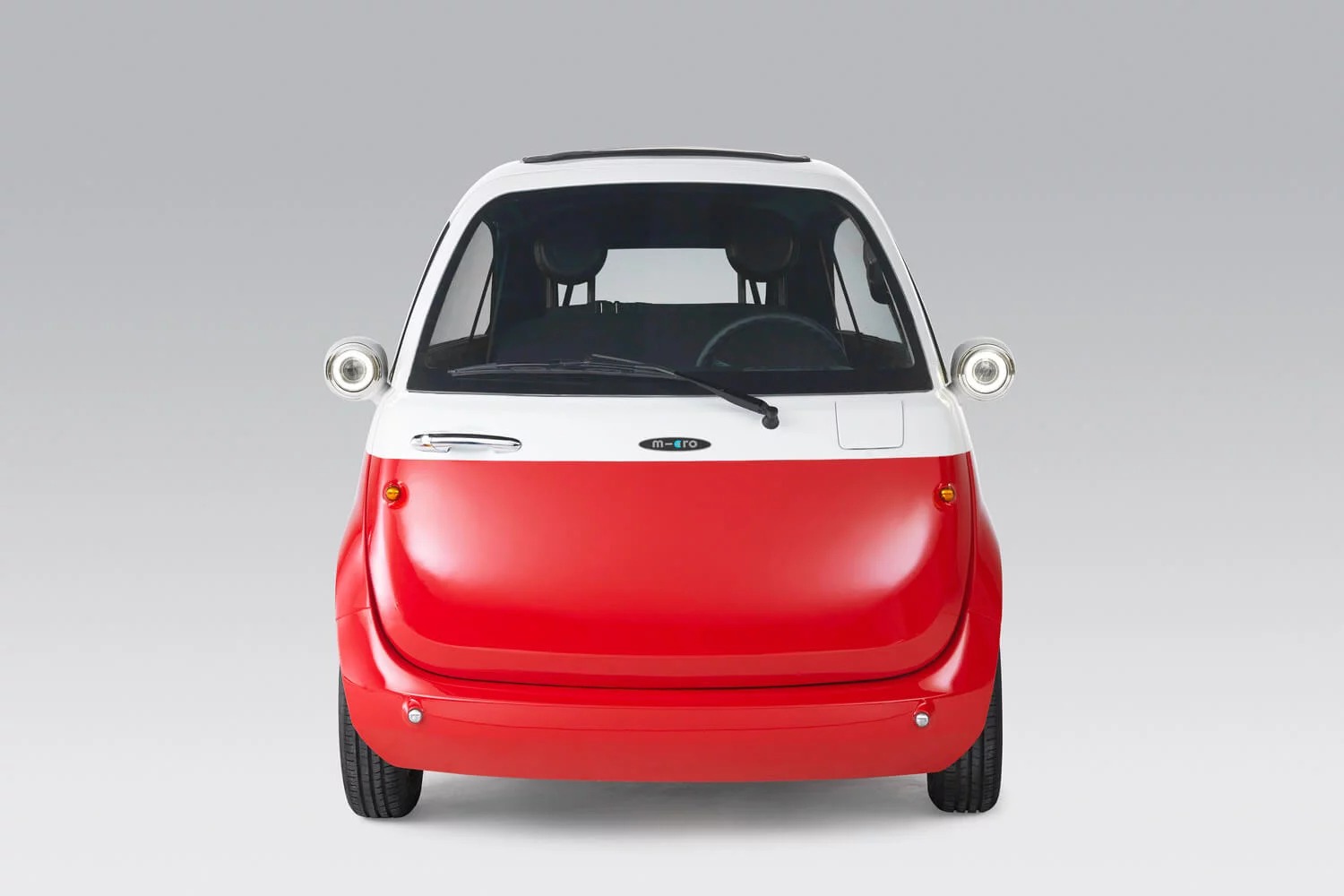スイスの小型電気自動車「Microlino」の予約台数が8000台を突破 日本