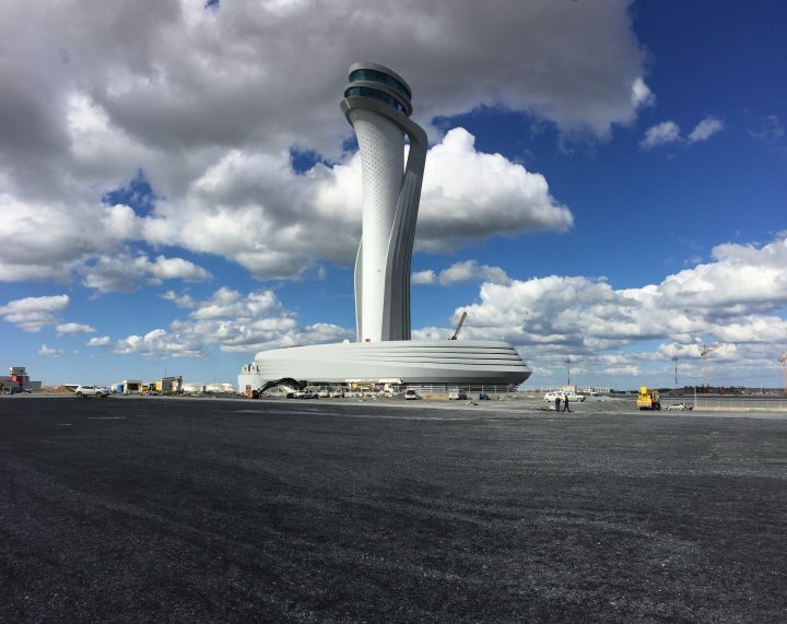 ピニンファリーナがイスタンブール新空港の航空管制塔を設計 トルコ史を象徴する”ある花”を着…