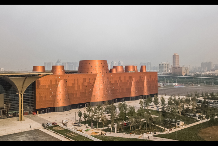 中国・天津に「Tianjin Binhai Exploratorium」が完成 設計はBernard Tschumi Architectsが担当