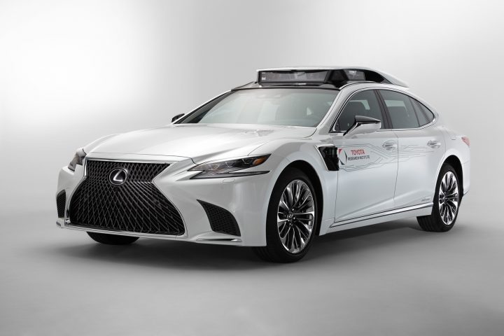 トヨタが新型自動運転実験車 Tri P4 を公開 Lexus Lsをベースとして19年春から製作開始予定 Webマガジン Axis デザインのwebメディア