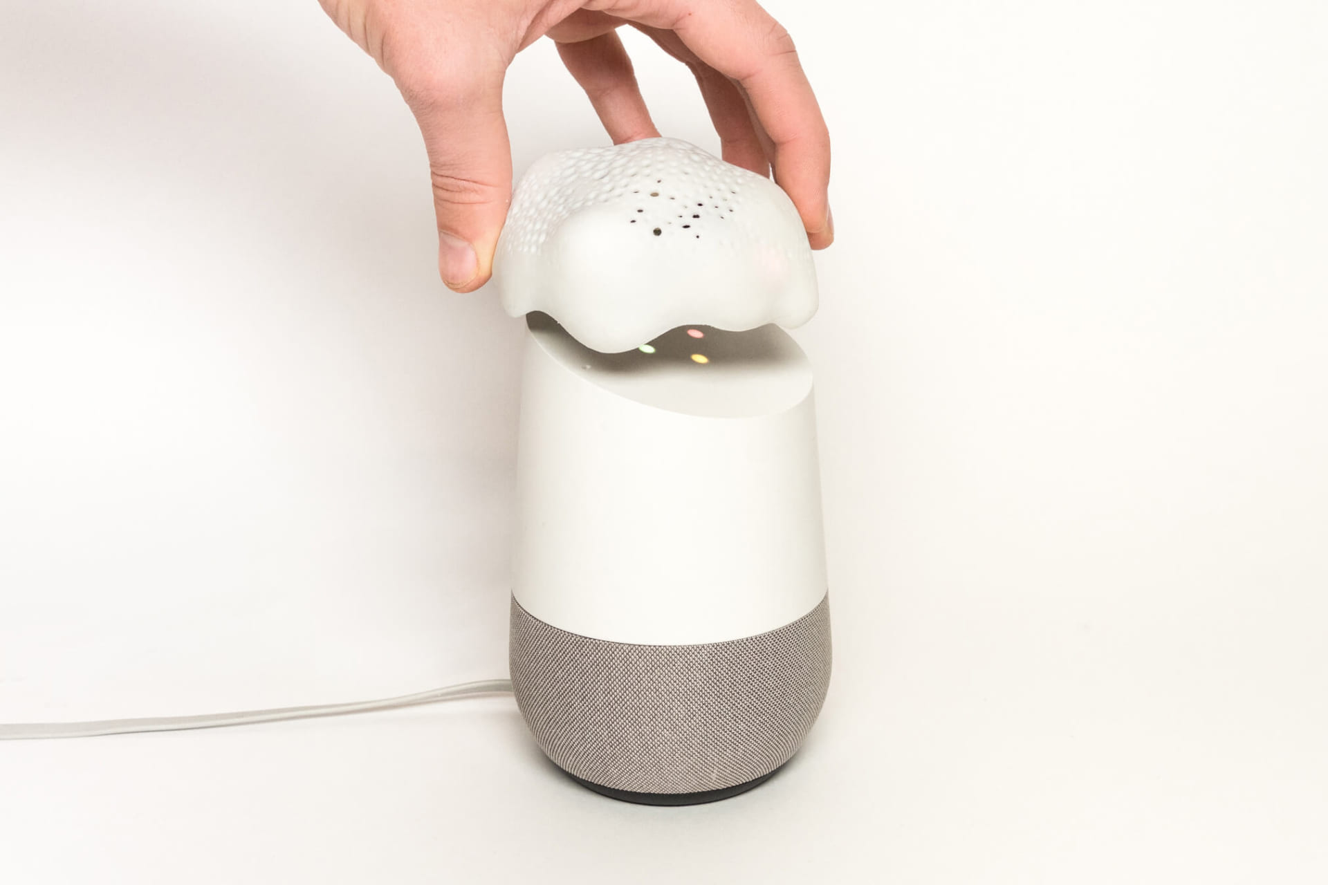 デンマークのプロダクトデザイナー Bjørn Karmann スマートスピーカー