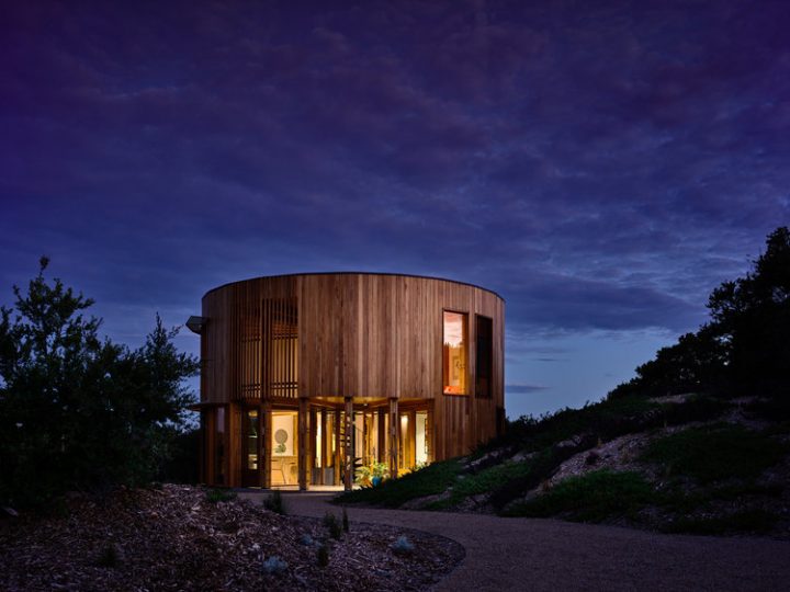 Austin Maynard Architectsが手がけた円形住宅 広大な景色を利用した St Andrews Beach House Webマガジン Axis デザインのwebメディア