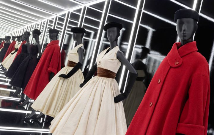 展覧会「Christian Dior: Designer of Dreams」 ヴィクトリア・アンド・アルバート博物館で開催