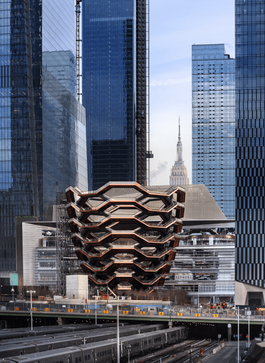 マンハッタンのハドソン・ヤードに巨大アート作品が誕生 8階建てのらせん状の展望施設「Vessel」