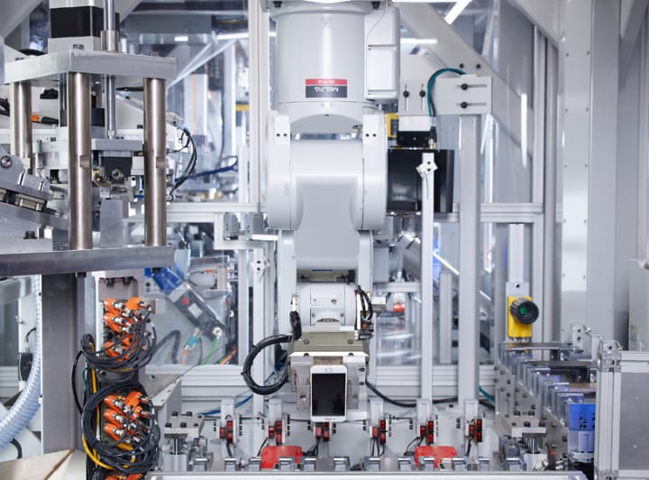Appleがリサイクルプログラムを全世界で拡大 コバルトなどを回収できる作業ロボット「Daisy」を増強