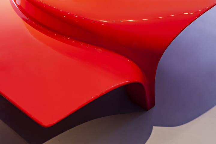 Zaha Hadid Designが「Mew Coffee Table」を公開 高級家具ブランド Sawaya＆Moroniのためのシリーズ