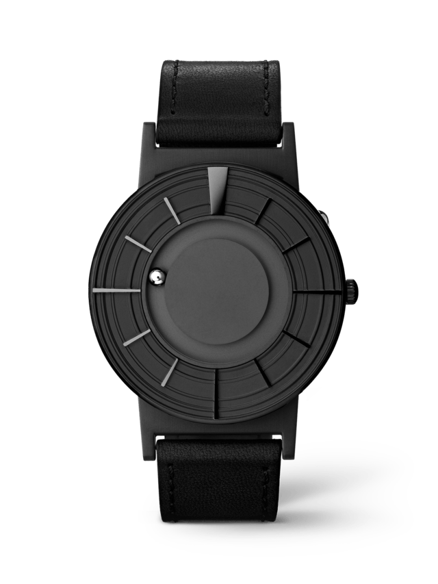 目で見るだけでなく触って時間を知ることができる 「さわる時計 Bradley」の新モデルが登場 | Webマガジン「AXIS」 | デザインの