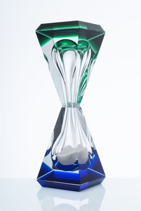 ガラスメーカー「MOSER」とウォッチメーカー「CZAPEK」のコラボ 高級ボヘミアン・クリスタル製の砂時計「S…