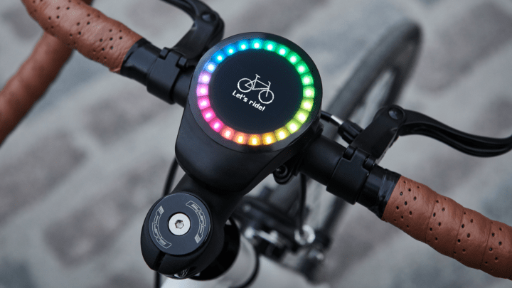 サイクリストのために設計されたミニマルな 自転車用インターフェース「SmartHalo 2」が登場