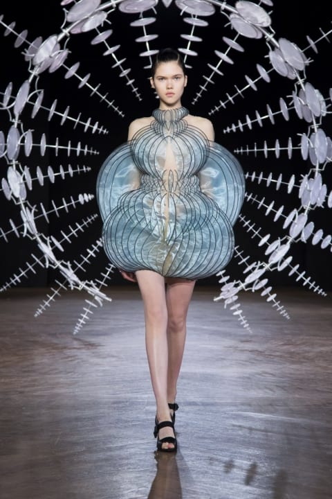 A MAGAZINE IRIS VAN HERPEN イリスヴァンヘルペン