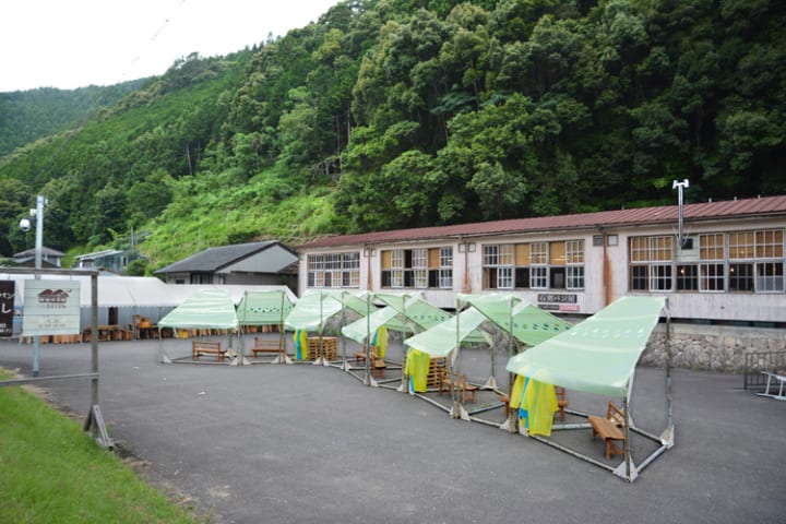 多田正治アトリエが手がけた「九重の竹テント」 和歌山県熊野川町の山中に完成したテント群