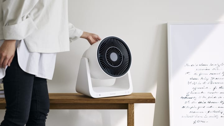 バルミューダから「GreenFan C2」が登場 心地よい風を届けるコンパクトサーキュレーター