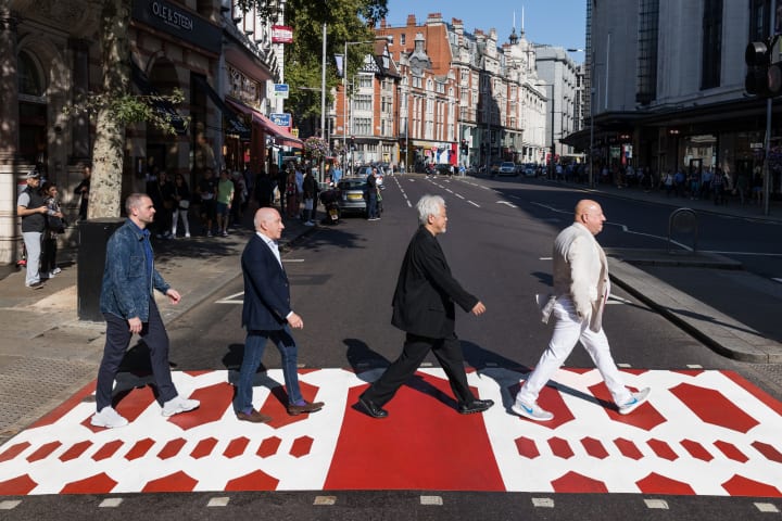 デザイナー 原研哉がデザインした「アートな横断歩道」 ロンドン・ケンジントン地区に登場