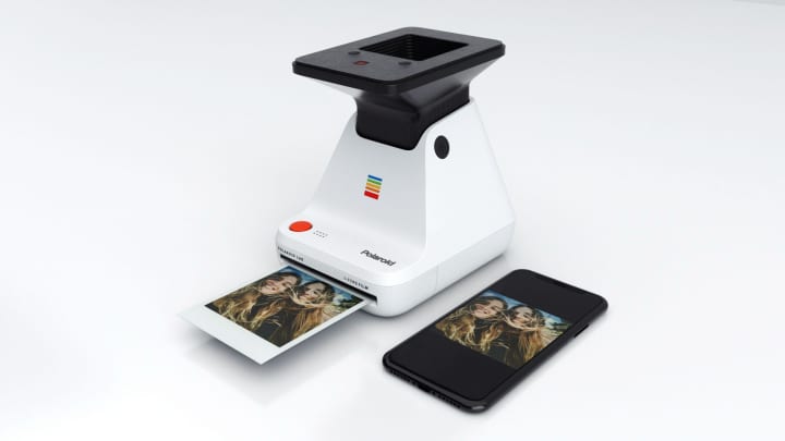 スマホの画像をかざしてプリントできる 新しいポラロイド写真「Polaroid Lab」