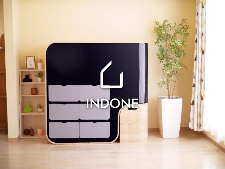 衣類をやさしく折りたたみ収納する家具「INDONE」 機能改良モデルをCEATEC 2019に出展