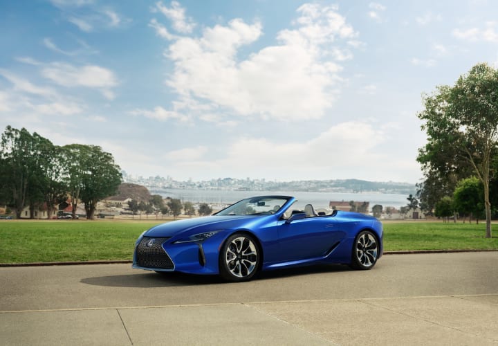 LEXUS「LC500」のコンバーチブルモデルが世界初公開 日本では2020年夏頃の発売を予定