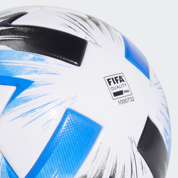 アディダスより2020年FIFA主要大会の公式試合球 「八咫烏」からインスパイアされた「TSUBASA」登場 | Webマガジン「AXIS」 |  デザインのWebメディア
