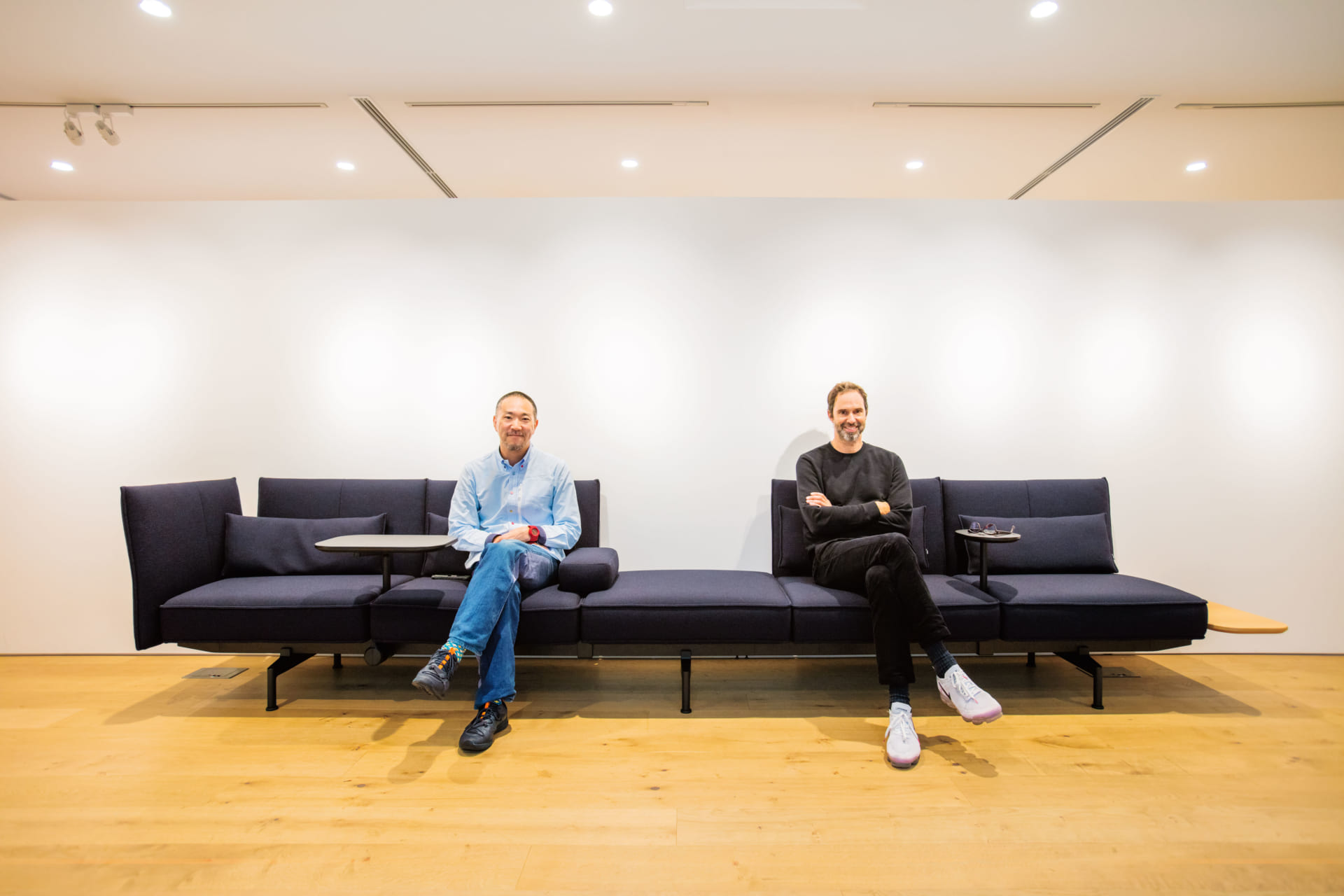 オフィス用デザインソファー ヴィトラの新しいオフィスファニチャー。働くためのソファ、ソフト