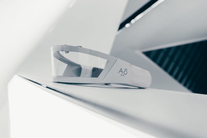 Aō Airからハイテクフェイスマスク「Atmos」が登場 ファッション性も高い空気清浄デバイス