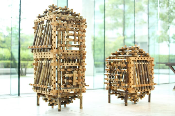 高知の「虎斑竹」とドイツの木材を用いた Shigeki Yamamotoの「PLAY BAMBOO CABINET」