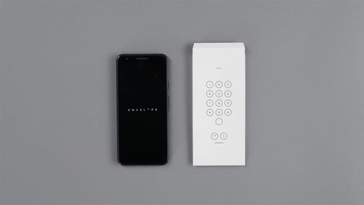 デジタル世界から少し離れるためのスマホ用カバー Special Projectsが手がけた「Envelope」