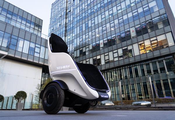 セグウェイが新しいパーソナルモビリティ 「Segway S-Pod」と「Ninebot KickScooter Air T15」を公開