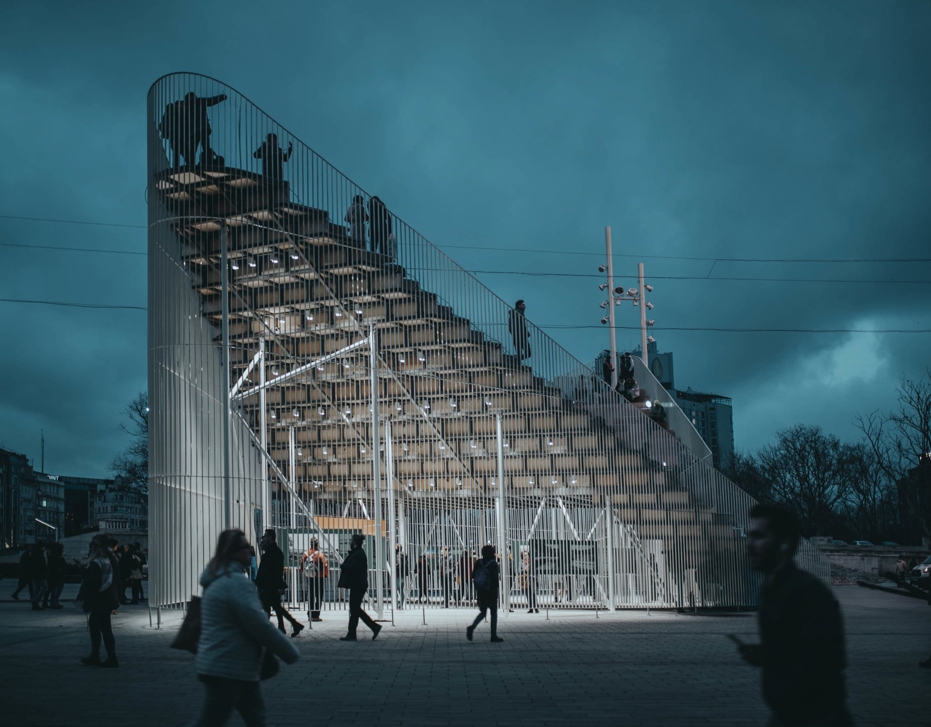 イスタンブールのタクスィム広場に登場した パフォーマンススペース「Taksim Pavilion」 AXIS Web デザインの視点で