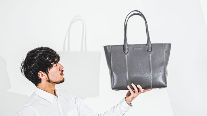 objcts.ioから「Smart Tote」の新色「Gray」が登場 機能性と機動力を備えたトートバッグ