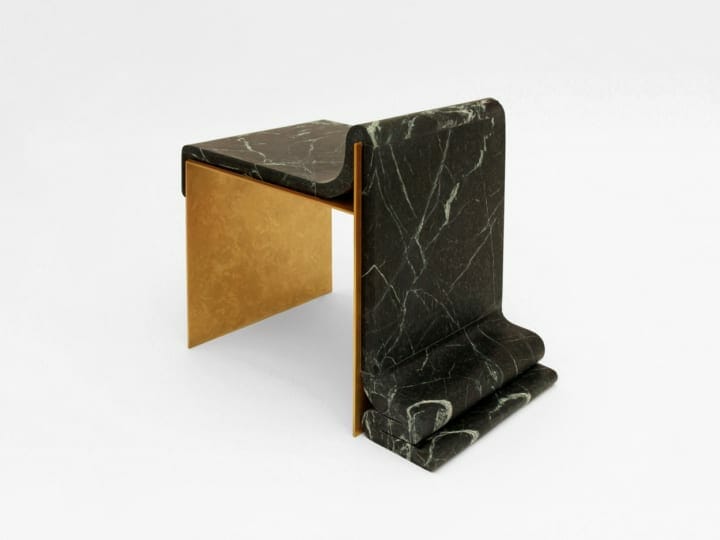 大理石が溶けてしまったようなデザインが特徴の チェア「Marble Melt Chair Limited Edition」