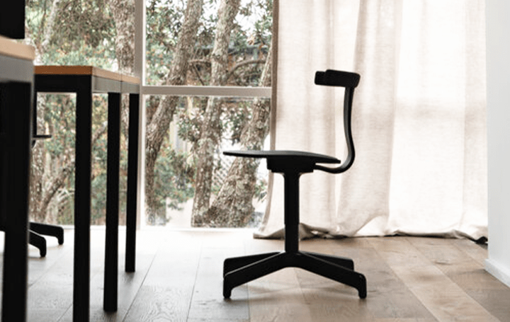 ロンドンデザイナーJohn Treeが設計した「Jiro Chair」 オフィス以外のワークスペースでも快適に使うこと…