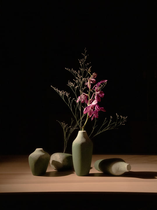 花を自由に挿しこみ、自由に飾る 自由度の高い花器「Floral Foam Vase 
