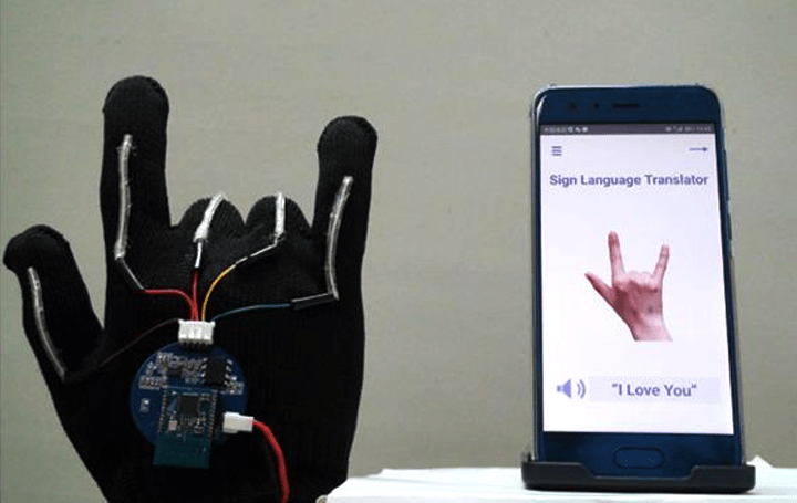手話をリアルタイムで言葉に翻訳 米カリフォルニア大学が「手袋翻訳デバイス」を開発