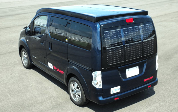 シャープとNedo、電気自動車用の太陽電池パネルを開発 外部電源からの充電回数をゼロに実現