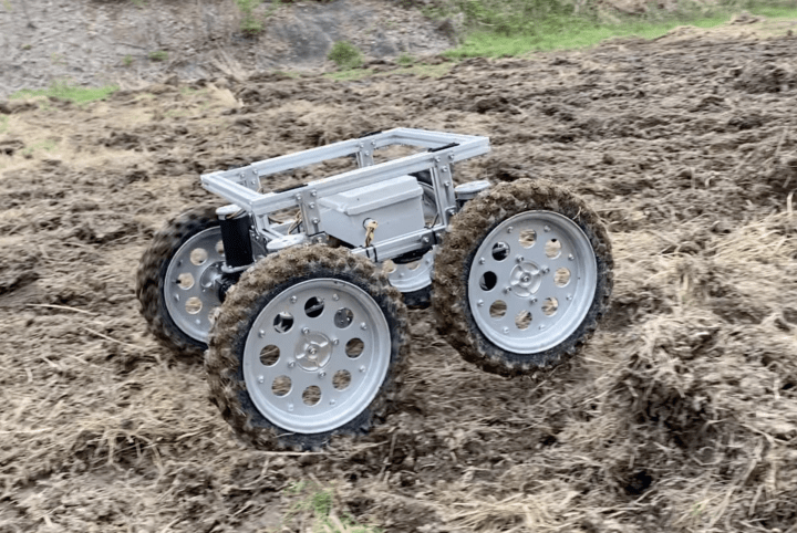 オフロードに自律走行できる ローバー型汎用フレーム「AT-BUGGY」