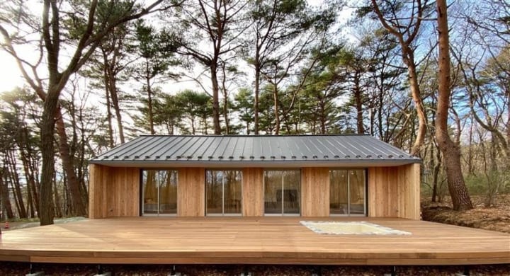 無印良品の「陽の家」、宿泊施設として 栃木・那須ハイランドにオープン