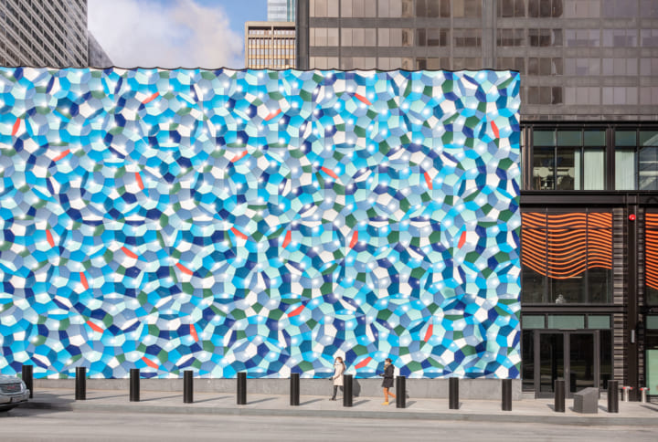 オラファー・エリアソンの新パブリックアート ダイナミックな視覚体験をもたらす「Atmospheric wave wall」