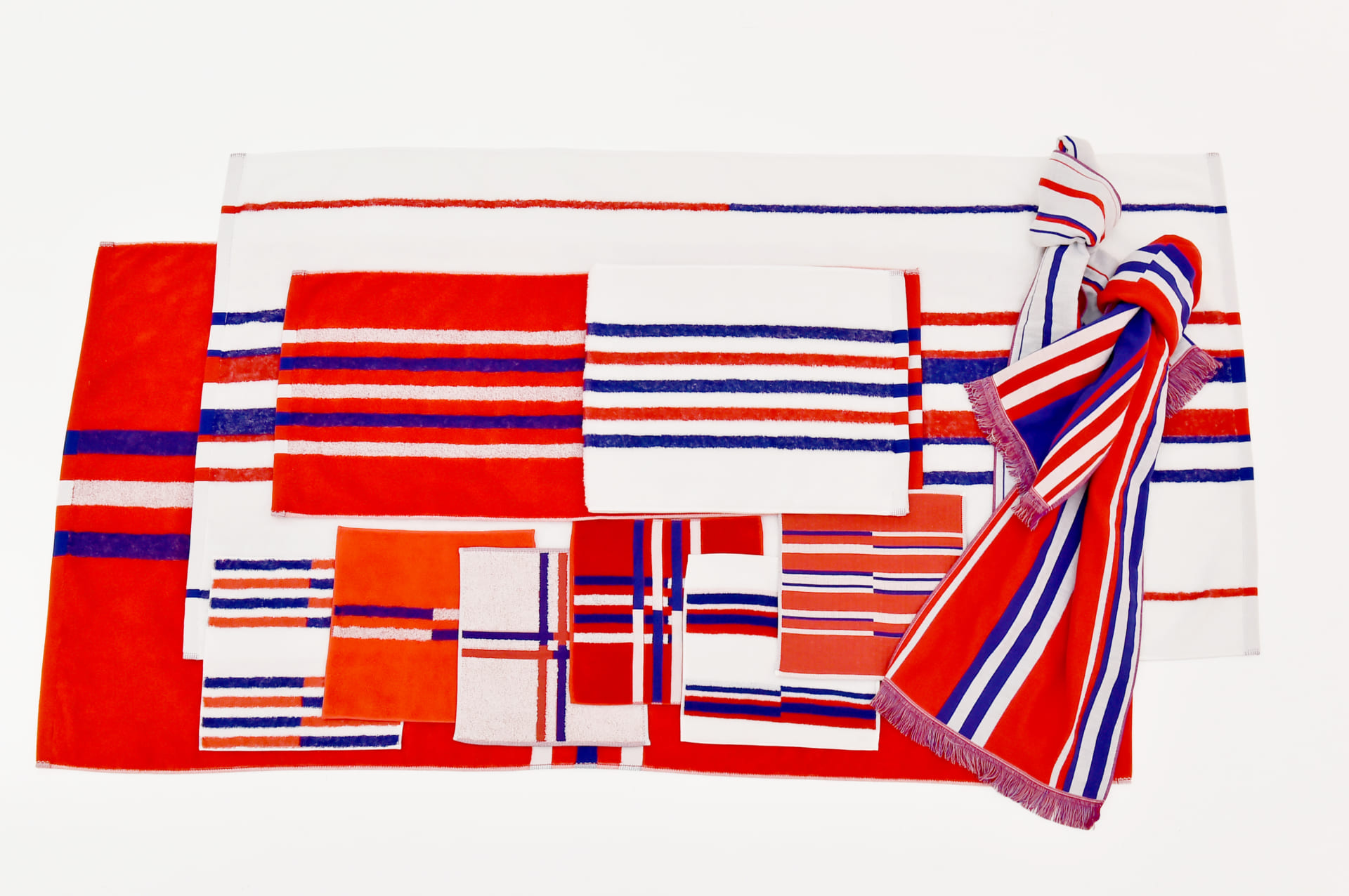 佐藤可士和展 限定オリジナル 今治タオル トリコロール 柄 Tricolored トリコロールド 日常にトリコロールを ファッション メンズ レディース キッズ から生活雑貨まで紹介 佐藤可士和展 限定オリジナル 今治タオル トリコロール 柄 Tricolored トリコロールド 日常にトリコロールを ファッション メンズ レディース キッズ から生活雑貨まで紹介