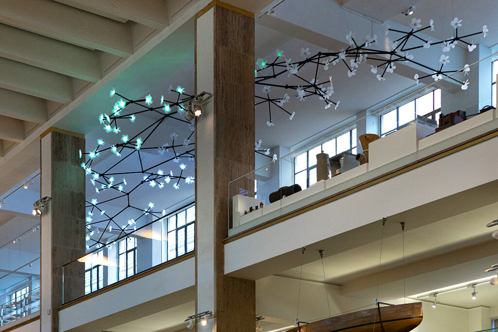 感染拡大のシナリオを光・プロペラ・ダイアグラムで表現 デンマークのStudio Rosoが手がける「Bloom」 | AXIS Web ...