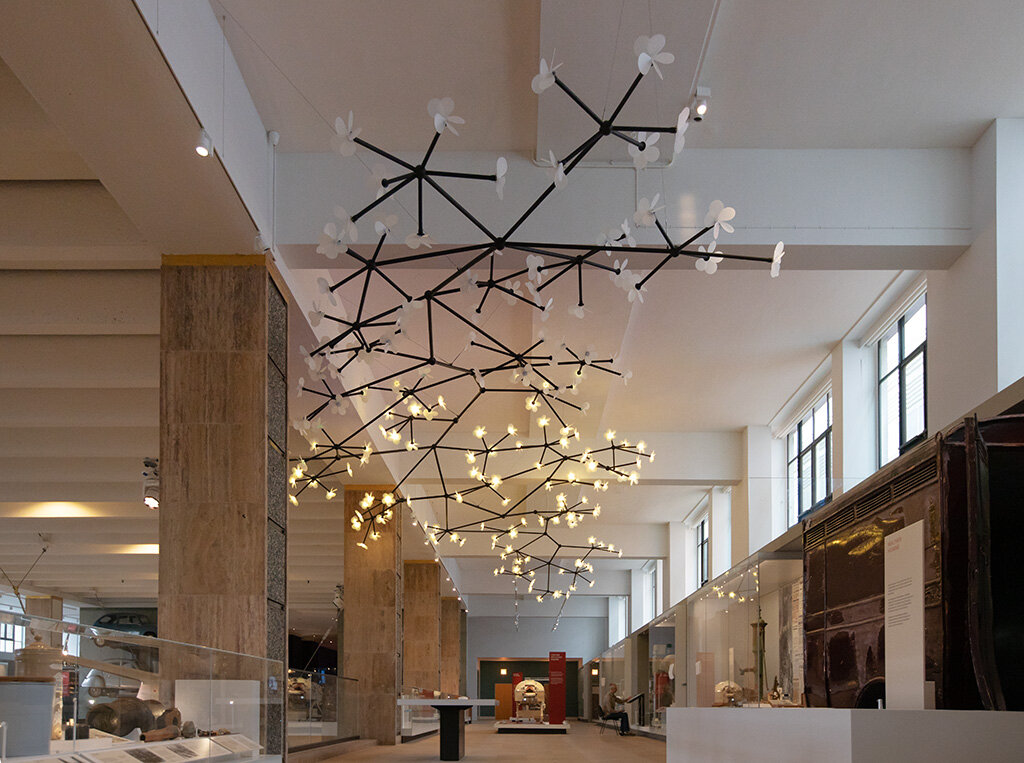 感染拡大のシナリオを光・プロペラ・ダイアグラムで表現 デンマークのStudio Rosoが手がける「Bloom」 | AXIS Web ...