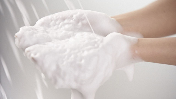 【美品】KINUAMI U（キヌアミユー）絹浴み結　泡シャワー　リクシル その他 値段が激安