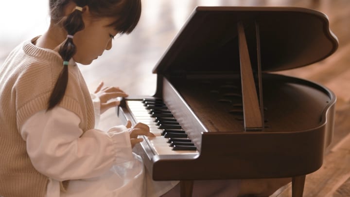 河合楽器と飛騨産業がコラボレーション 「KAWAI meets HIDA ミニグランドピアノ」が誕生